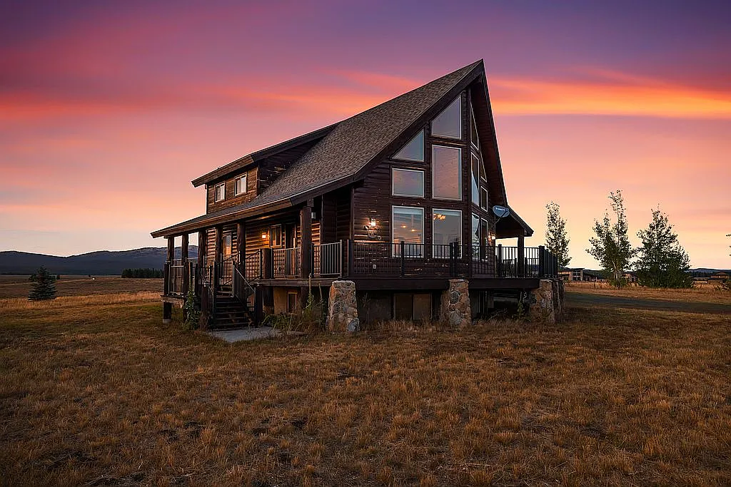 Lodge set amongst pines